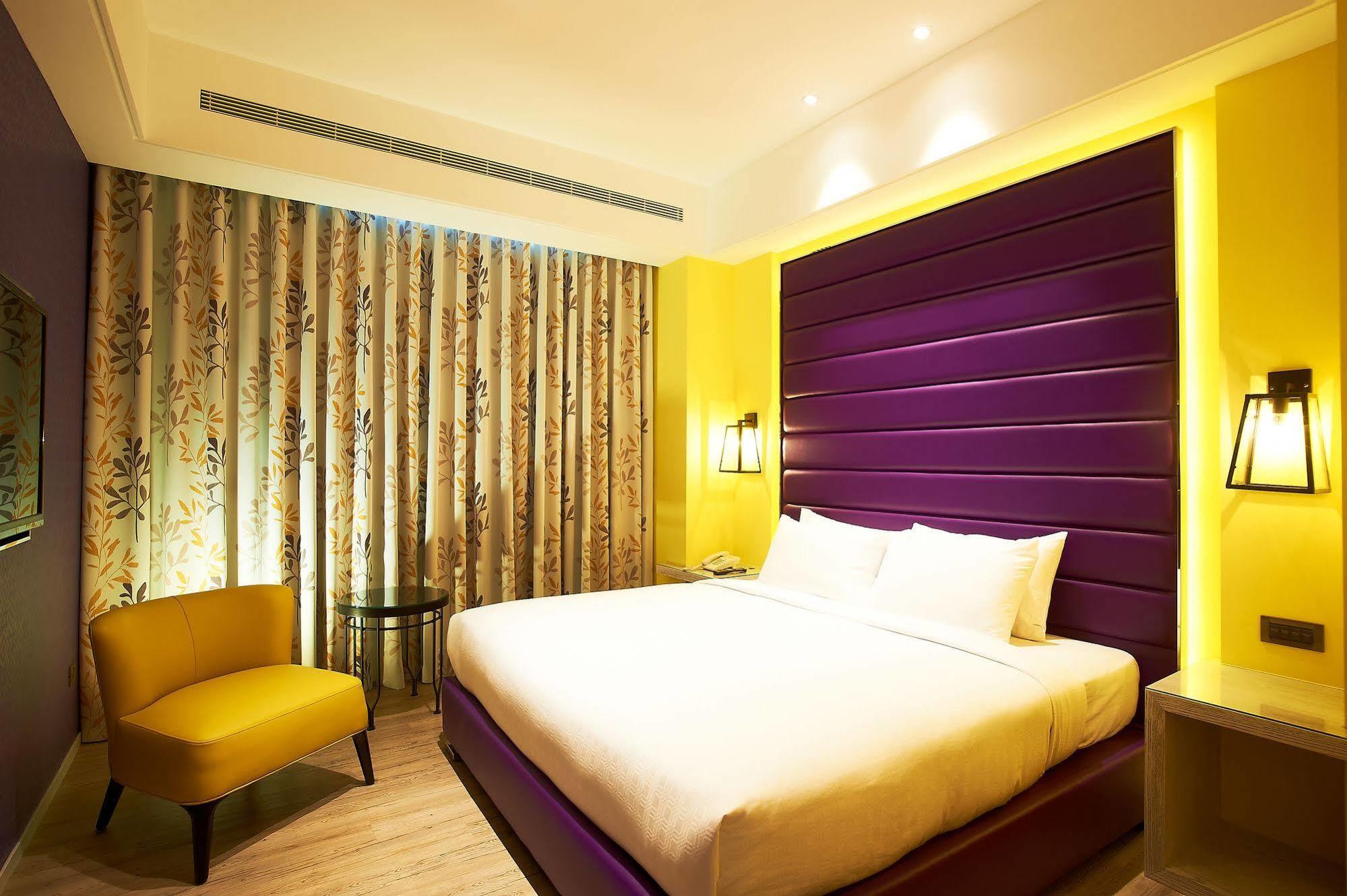 Royal Group Hotel Bo Ai Branch Kaohsiung Bagian luar foto