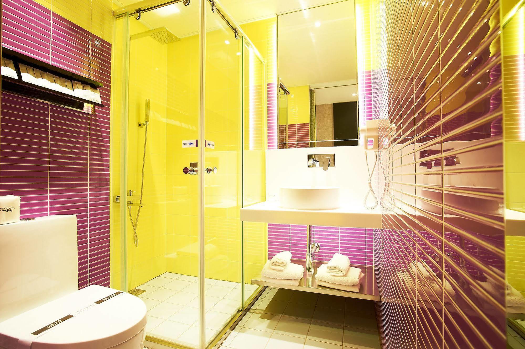 Royal Group Hotel Bo Ai Branch Kaohsiung Bagian luar foto